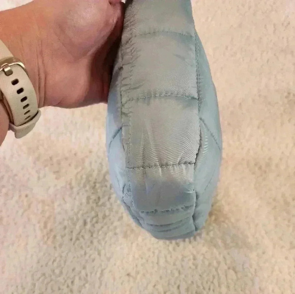 NWT  Small Quilted Blue Purse/handbag - Picture 4 of 8